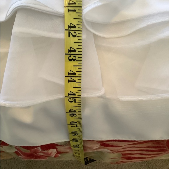 Elegant White Ruffled Dress - Picture 11 of 12